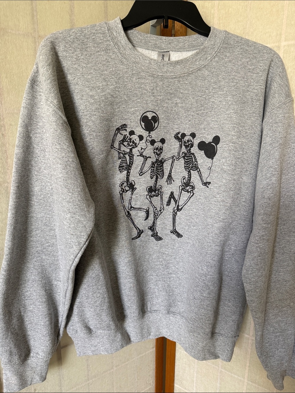 Gray Skeleton Graphic Crewneck Sweatshirt Size M